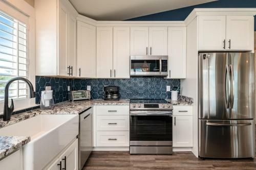 Long Call By Oak Island Accommodations