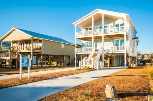 Long Call By Oak Island Accommodations