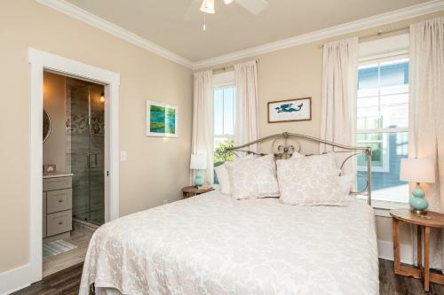 Long Call By Oak Island Accommodations