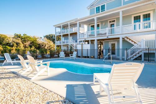 Long Call By Oak Island Accommodations