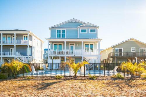 Long Call By Oak Island Accommodations