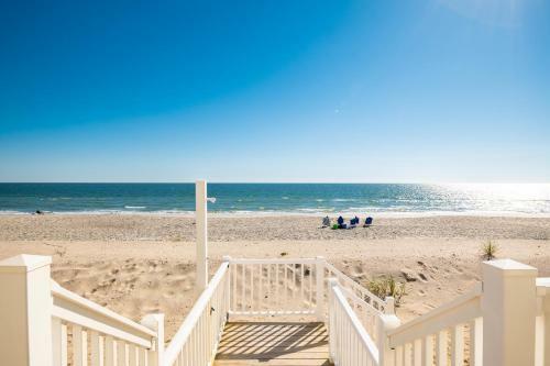 Lisa Lu By Oak Island Accommodations