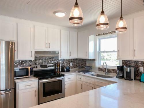 Summer Sands By Oak Island Accommodations