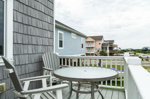 Tar Healin By Oak Island Accommodations