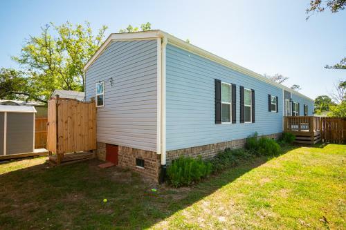 Lighthouse Lodge By Oak Island Accommodations