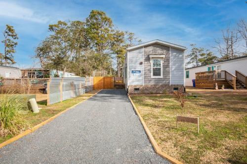 Lighthouse Lodge By Oak Island Accommodations