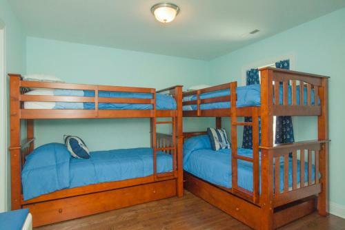 The Salty Dog By Oak Island Accommodations