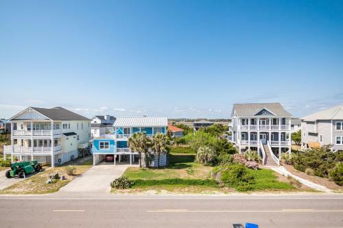 The Salty Dog By Oak Island Accommodations