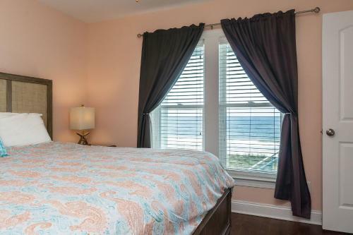 The Salty Dog By Oak Island Accommodations