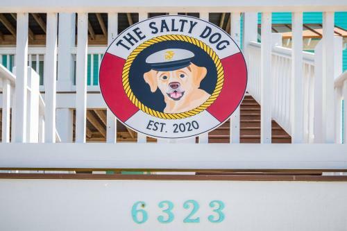 The Salty Dog By Oak Island Accommodations