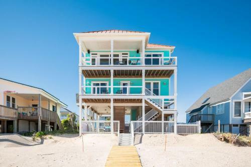 The Salty Dog By Oak Island Accommodations