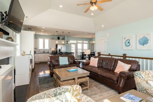 The Salty Dog By Oak Island Accommodations