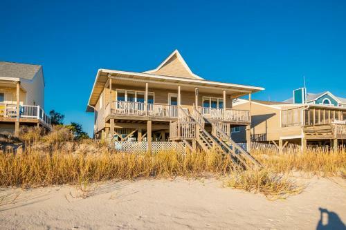 Lady Dune By Oak Island Accommodations