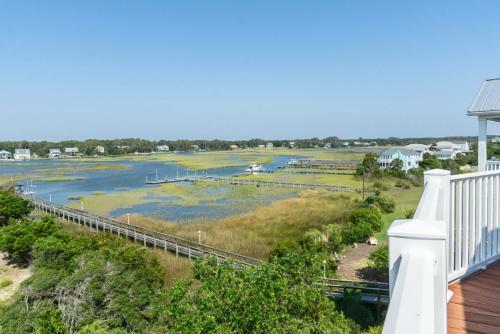Island Tower By Oak Island Accommodations