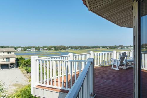 Island Tower By Oak Island Accommodations