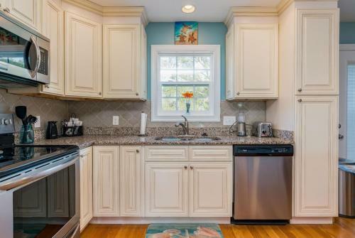 The Gypsy Rose By Oak Island Accommodations