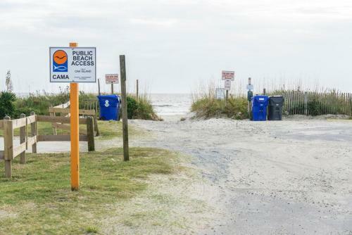 Starboard Side By Oak Island Accommodations
