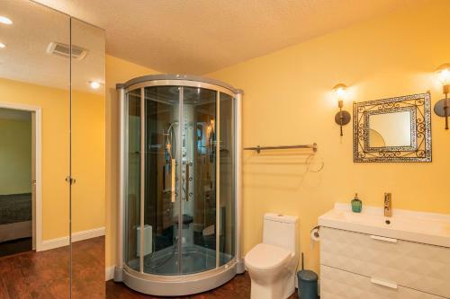 Dockside Paradise By Oak Island Accommodations