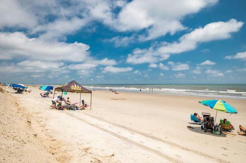 Dunes By Oak Island Accommodations