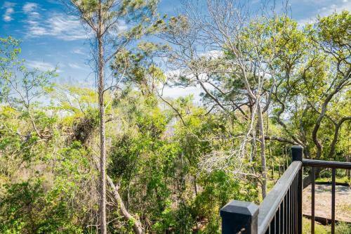 Farmhouse At Turtle Creek By Oak Island Accommodations