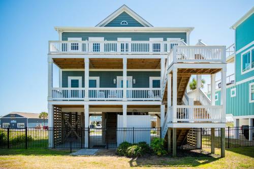 Pier Walker By Oak Island Accommodations