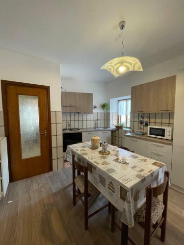 Two Bedroom Apartment In Gravedona - Larihome
