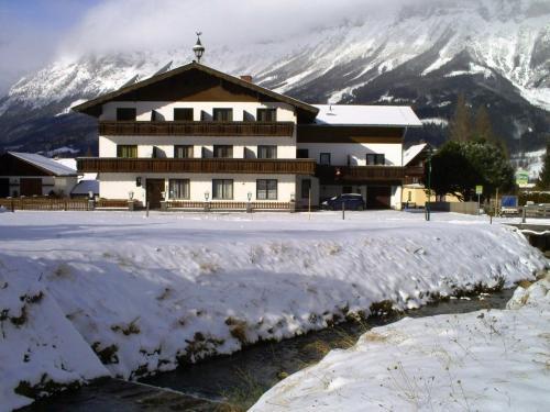 Hostal Pension Tilly