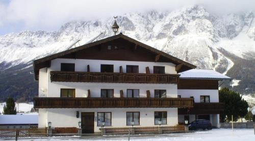 Hostal Pension Tilly