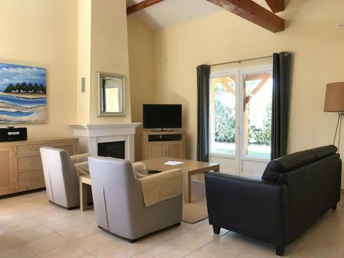 Spacious Holiday Home In Les Forges With Swimming Pool