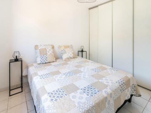 Cosy Holiday Home In Minerve With Garden