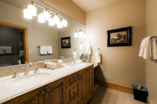 Luxury Two Bedroom Suite With Mountain Views Apartment Hotel