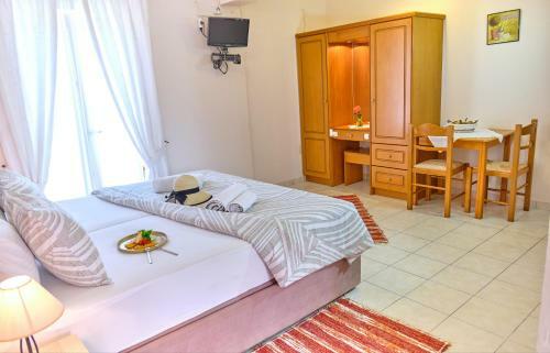 Hostal Houmis Apts & Studios