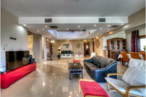 Amazing Villa Arios