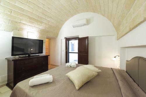 Villa Trulli Con Piscina Idromassaggio,riscaldata E Campo Da Calcetto