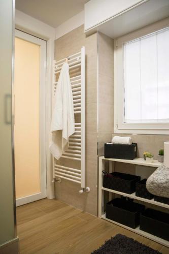 Le Rondini - Courtyard Apartment With Balcony & Terrace