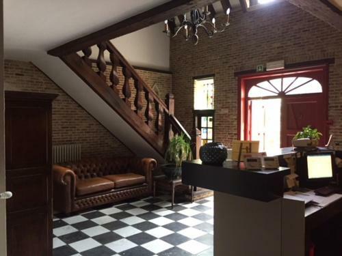 Hotel Adelaar