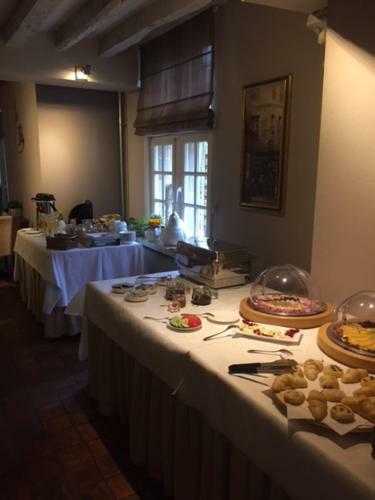 Hotel Adelaar