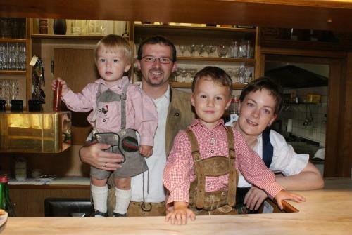 Hostal Gasthof Zur Kirche