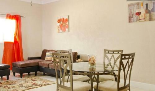 Two-bedroom Townhouse Near Coral Harbour Beach