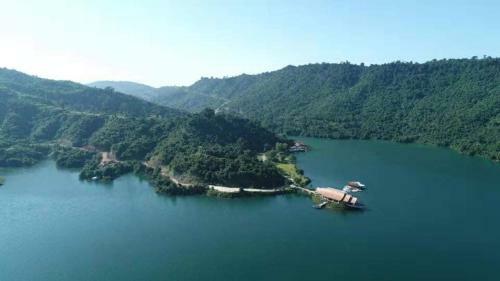 Hotel Dansavanh Namngum Resort