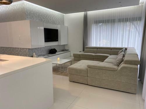 Amira Apartman