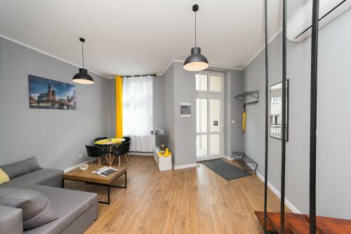 Yellow Apartment Old Town Air Condition P4you Pl