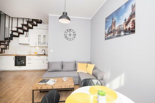 Yellow Apartment Old Town Air Condition P4you Pl