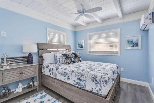 Flamingo Villas D Upstairs - Beautiful Beach Bungalow With Pool