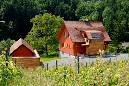 Hostal Weingut Tauss