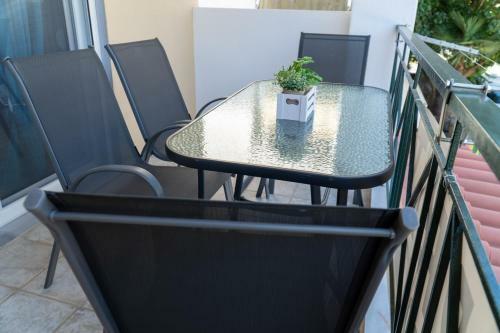 Stylish 1-bdrm Family Apartment, Kallithea