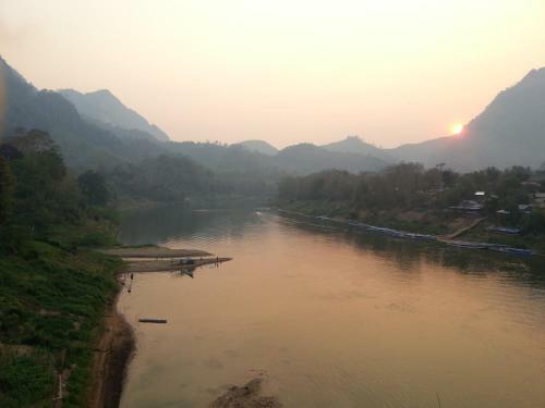 Hostal Nam Ou River Lodge