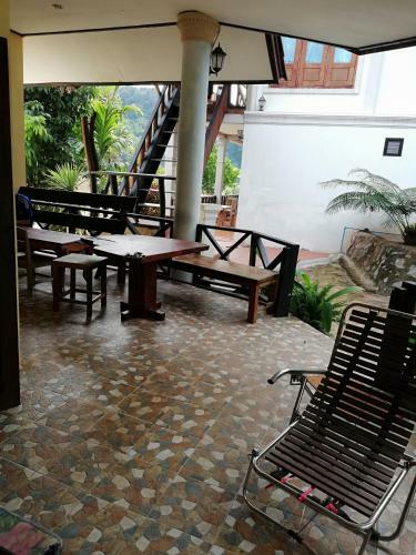 Hostal Nam Ou River Lodge