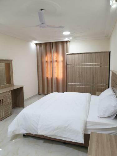 Hostal Rose Salalah Furnished Suites