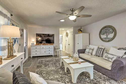 Renovated Munds Park Cottage With Grill And Fire Pit!